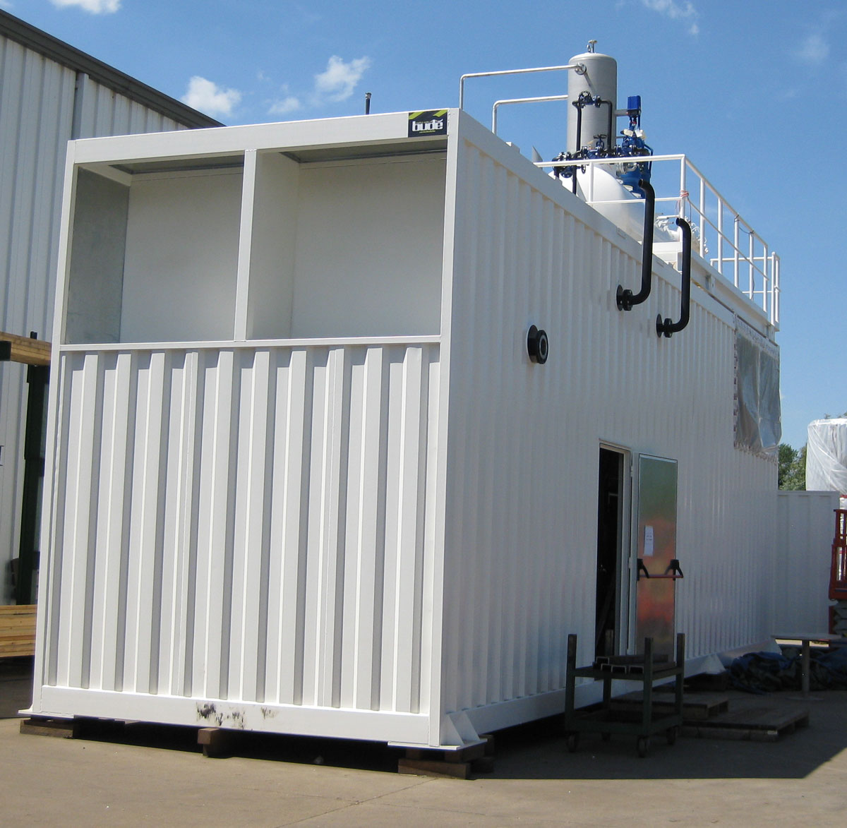 Solutions Container